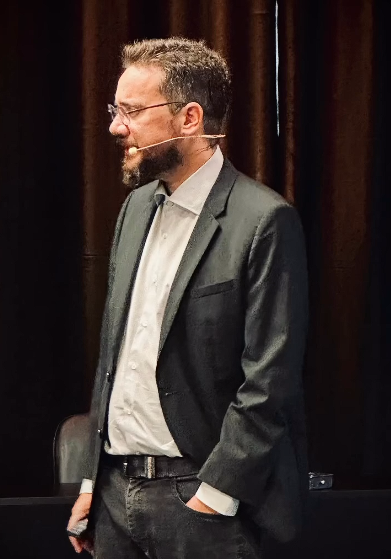 Dr. Leonardo Moreira | Médico Psiquiatra